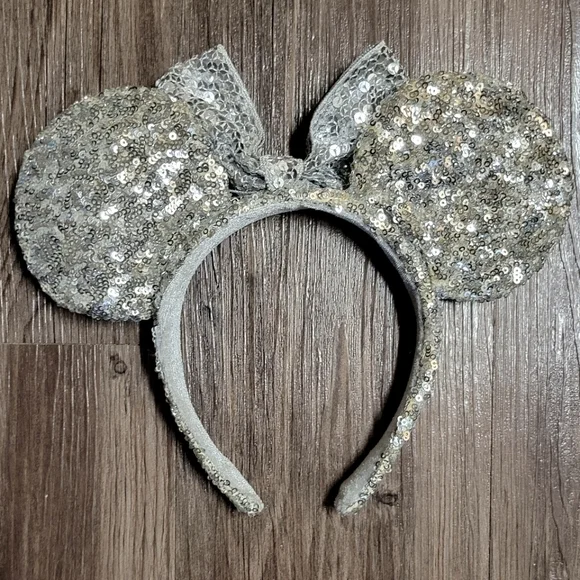 🏰✨️ Silver Sequin Disney Ears ✨️🏰 - Picture 2 of 2